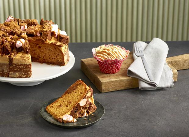 Western Telegraph: Gimme S'mores Cake and Raspberry & White Chocolate Muffin (Costa Coffee)