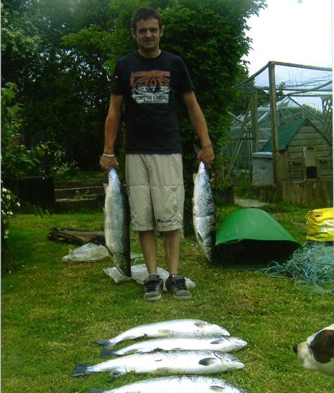 Western Telegraph: Dafydd Rees with the sewin he caught