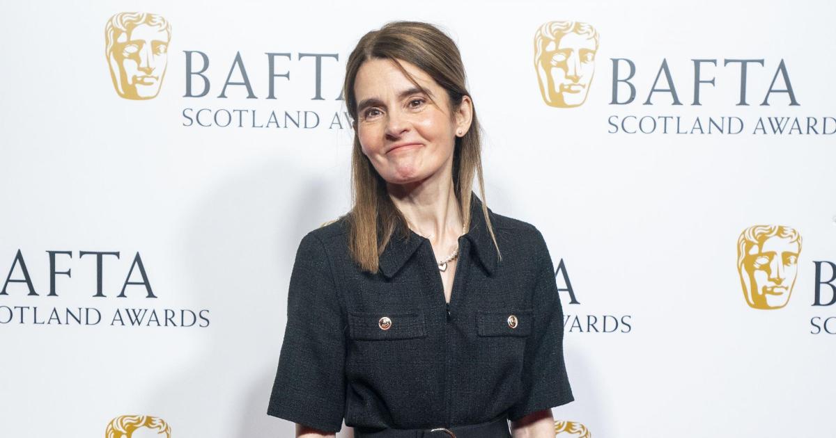 Shirley Henderson dedicates Bafta Scotland lifetime award to late father - Vimarsana News