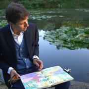 EOS Painting the Modern Garden_Lachlan Goudie painting at Giverny